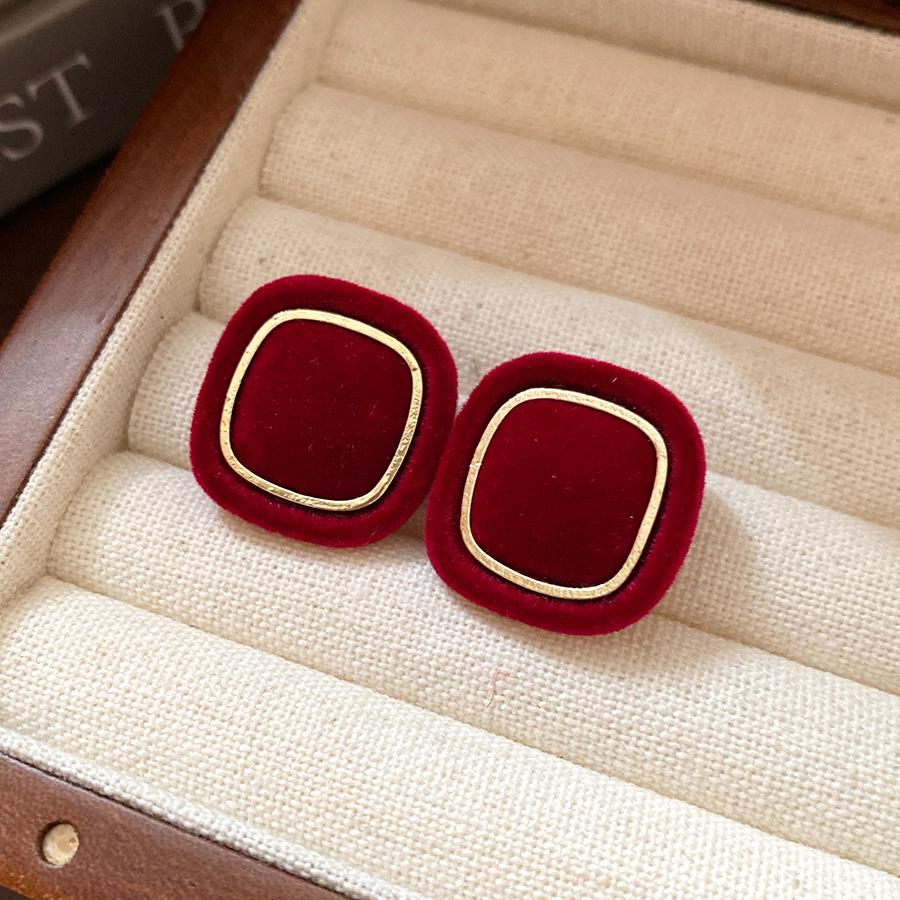 Silver Needle Flocked Round Square Stud Earrings: Elegant and Versatile High-End Jewelry