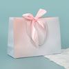 Bunte Band-Schleife Tragetasche - Quadratische Geschenktasche & Einkaufstasche mit individueller Logo-Option