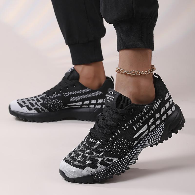 Large size fly-woven breathable casual shoes spring and autumn mesh comfortable and lightweight running shoes soft sole non-slip sports shoes new