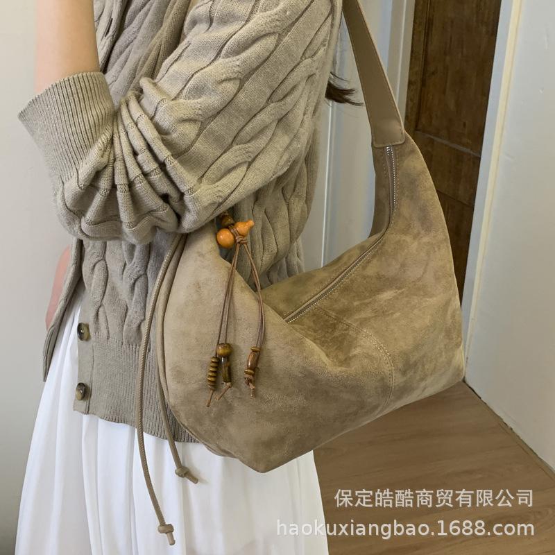 Suede Bag Women's Large Capacity 2025 New Autumn and Winter Retro Shoulder Messenger Bag Matte Commuter Dumpling Bag