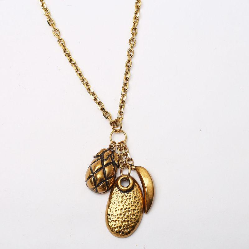 

European and American Retro Vintage Metal Fruit Sweater Chain for Women, Unique Design Long Necklace Accessory with 3D Pineapple Chain Sweater Chain (Vintage Distressed)