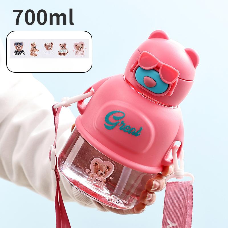 

Мультяшная детская чашка с соломой, школьный ремешок для учащихся начальной школы, портативная большая чашка для живота, милая пластиковая чашка, чашка для воды 700ml