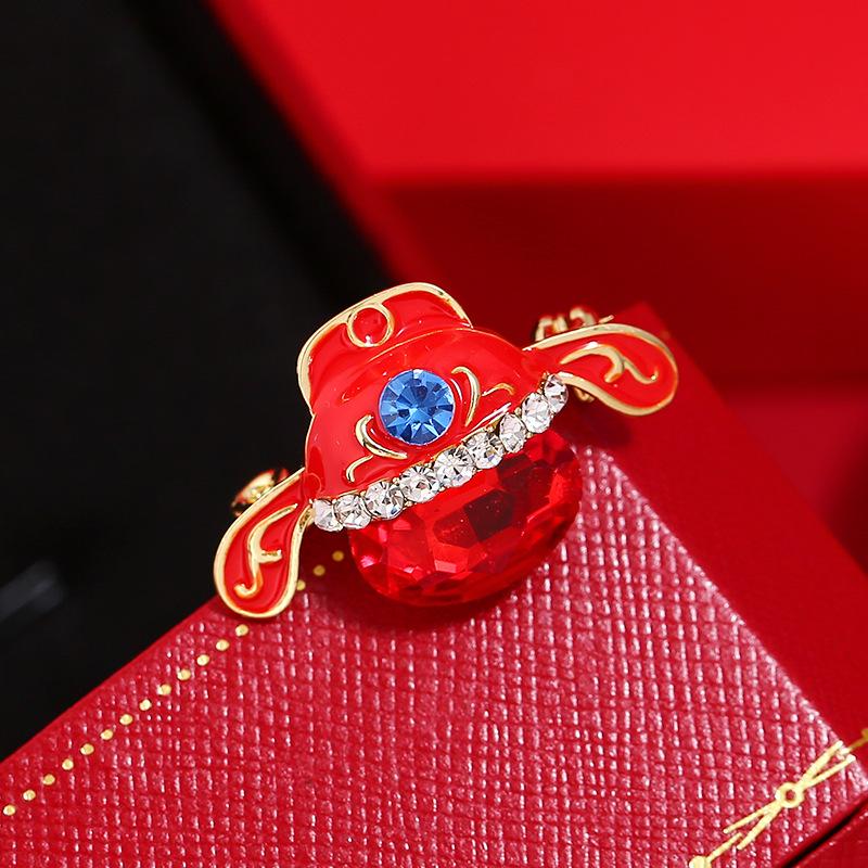 Creative Peking Opera Facebook Antique Brooch Female Knife Ma Dan Personality Pin Ornament Brooch Retro Exquisite Accessories Tide