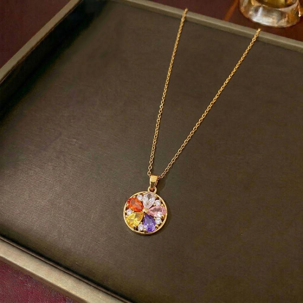 Women's Simple Style Gold Zircon Rose Flower Necklace with Diamond Accents, Titanium Steel Clavicle Chain