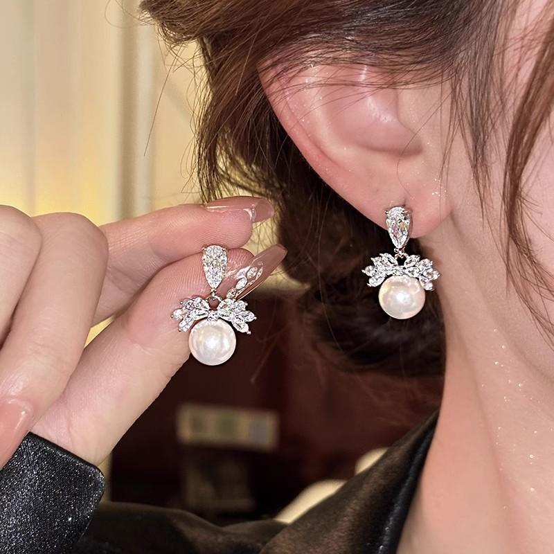 Silver Needle with Diamonds, Water Drop Pendant, Pearl Stud Earrings, Niche Design, Versatile Earrings.