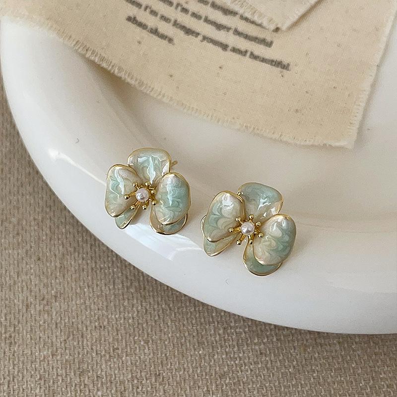 

Gradient 3D Flowers Enamel Pink Green Color Stud Earrings for Women Delicate Simple Girl Zircon Christmas Gift