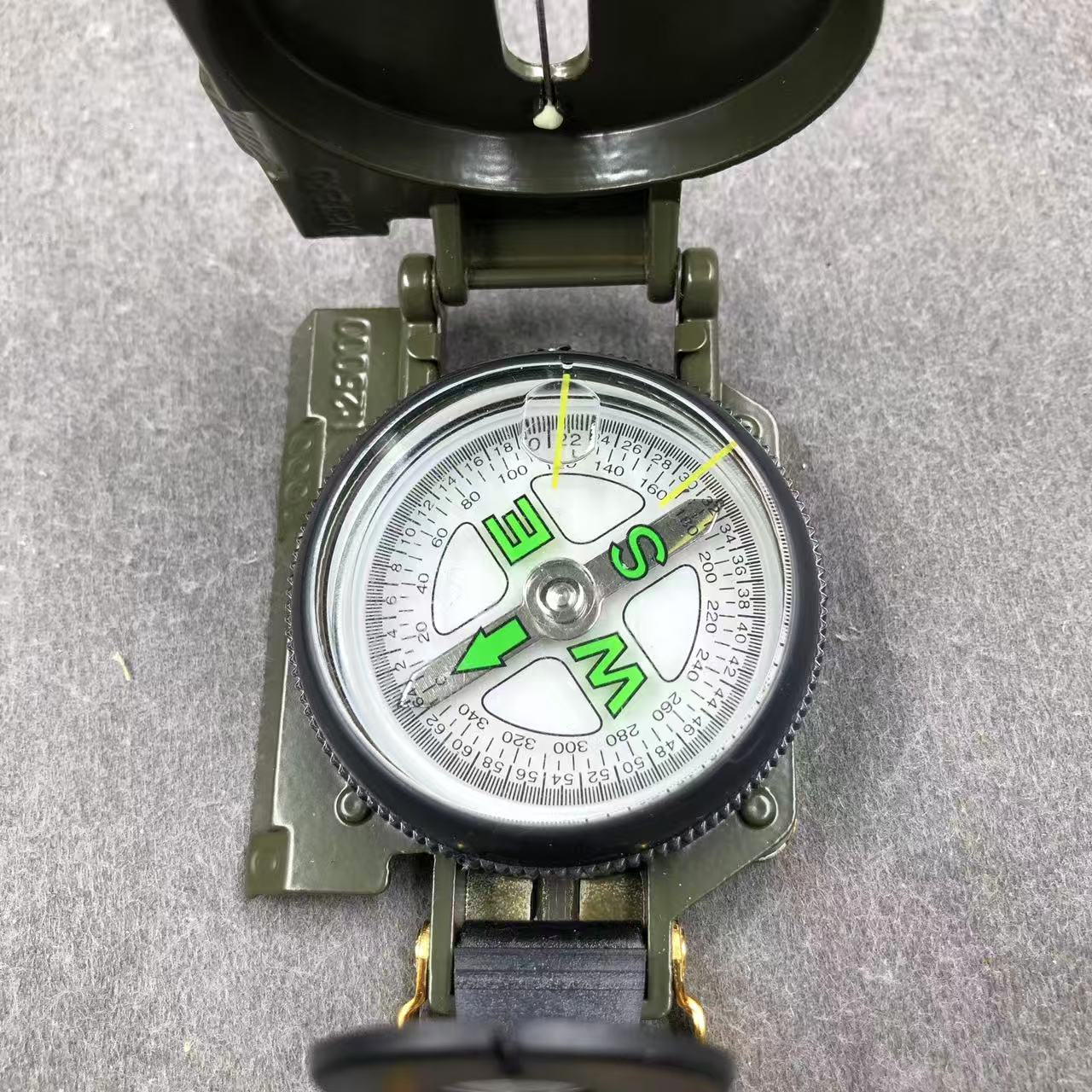 Best-selling Portable Pocket Tactical Survival Compass and Needle for Adventure Map Reading and Navigation