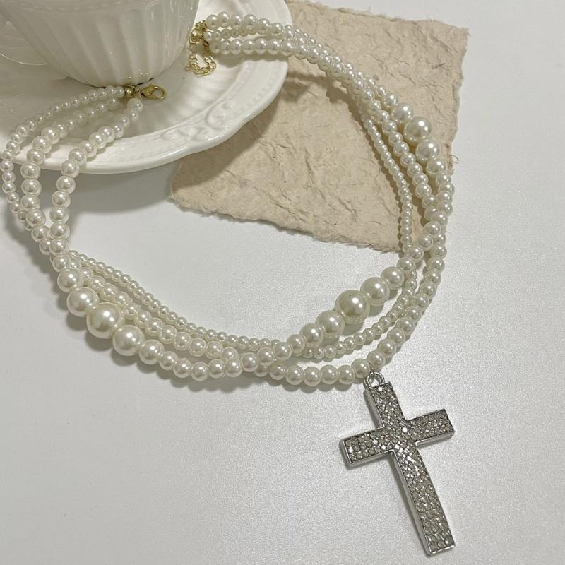 Retro Crystal Crosses Pendant Necklace Featuring Multilayer Faux Pearls Clavicle Chain For Elegant Jewelry Collection