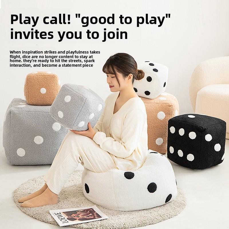 Cuscino Peluche Dado Creativo Con Design Ricamato Per Arredamento Casa E Appassionati Di Giochi