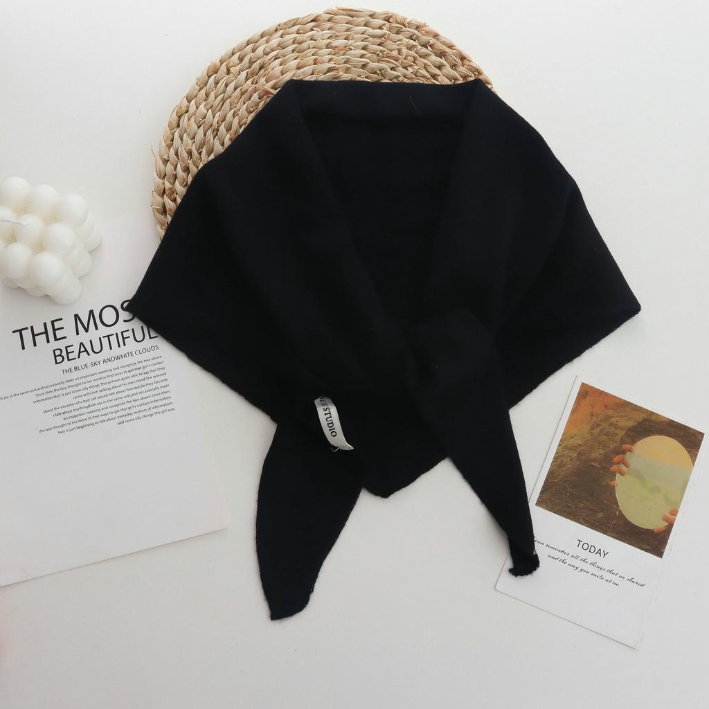Autumn And Winter Small Wool Solid Color Triangle Scarf Scarf Women'S Fashion Outer With Small Shawl Warm Neck Protection Knitted Scarf
