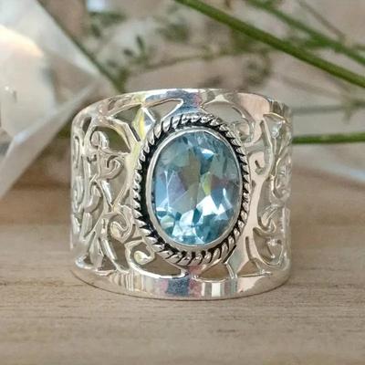 Exquisite Copper Color Oval Inlaid with Sea Blue Stones Rings Fashion Metal Carving Hollow Pattern Party Ring