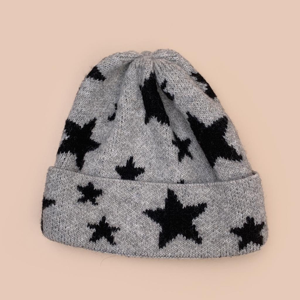 Autumn and Winter Personalized Five-pointed Star Knitted Hat for Men and Women Warm Retro Street Outdoor Versatile Pullover Hat