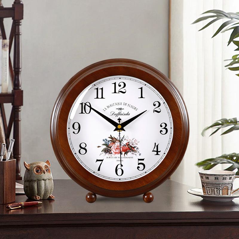 2025 new wooden American-style silent home desktop table clock, pastoral, personalized and creative table clock