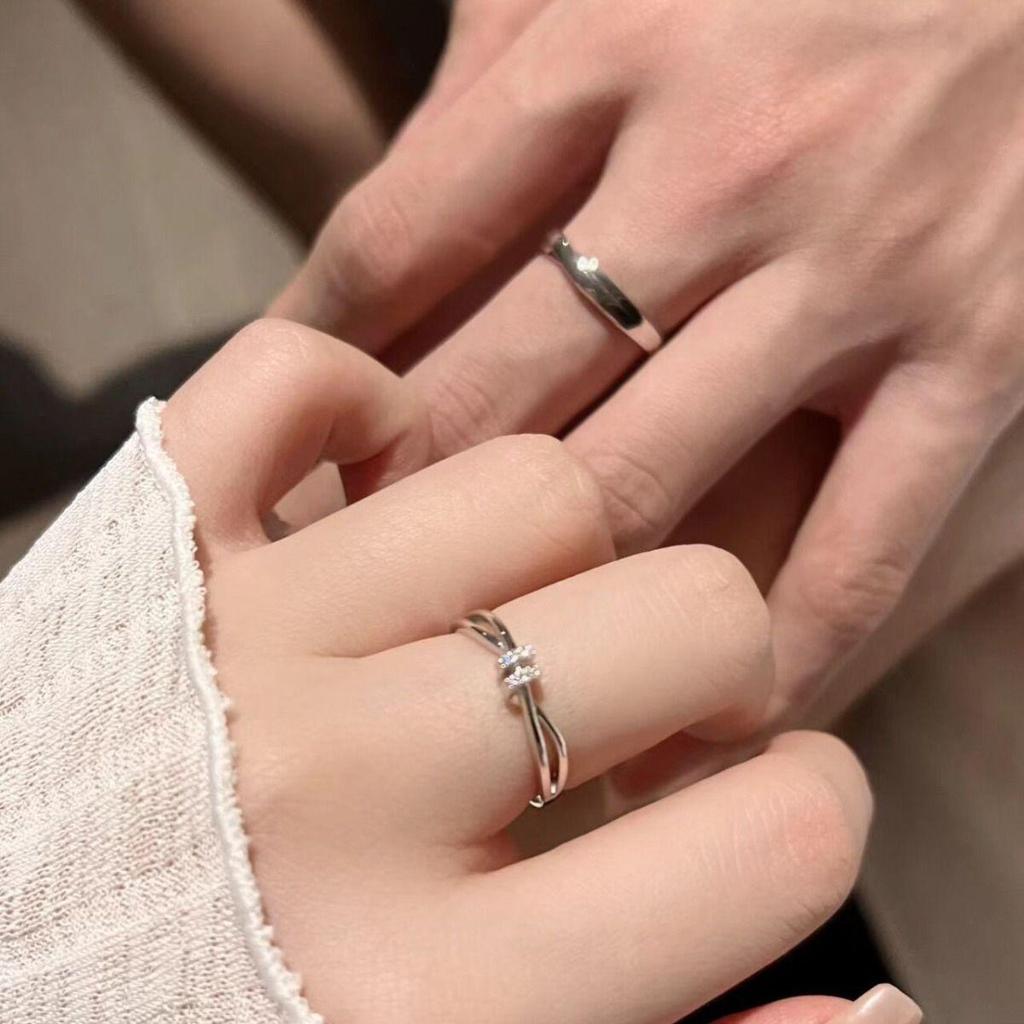 Love interweaves, M ö bius couples pair rings, light luxury, niche, versatile, fashionable rings, give to girlfriend