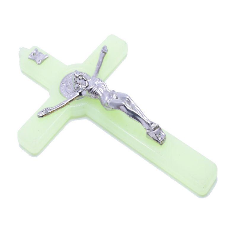 Christus Jesus für Kreuz Leuchtende Glow in the Dark Anhänger Kruzifix Ornamente Halskette Machen