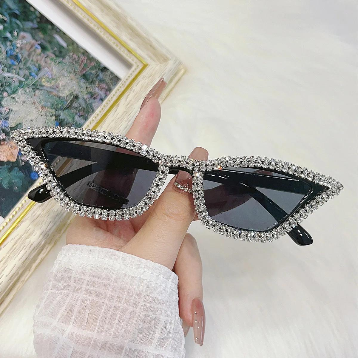 

New Trendy Triangle Cat Eye Diamond Sunglasses Personalized Cool Uv400 Sun Protection Sun Glasses Women Party Decoration Eyewear AS THE PICTURE