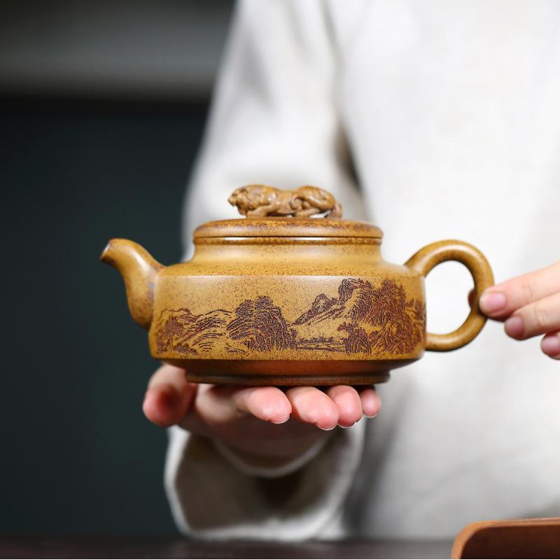 380ml Yixing Purple Clay Teapots Handmade Crouching Tiger Pot Raw Ore Wood-fired Porcelain Mud Kettle Zisha Tea Set Ornaments
