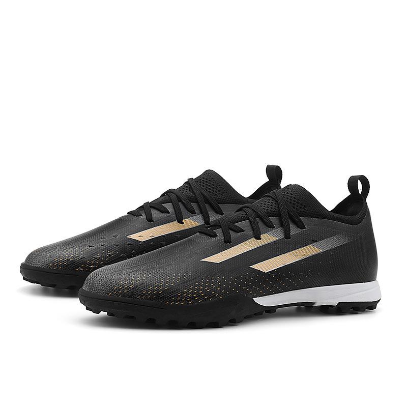 New football shoes men and women teenagers long nails broken nails competition sports shoes