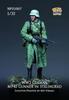 Nuts Planet 1/35 WWII German Wehrmacht Non-Commissioned Officer In Coat Holding MP40, Stalingrad Resin Kit NP-35007 Molded Color