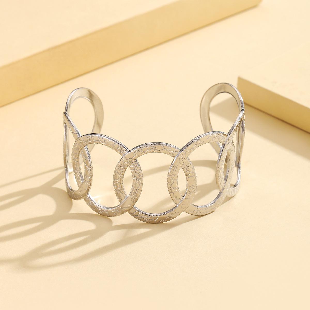 18K Gold Hollow Geometric Oval Stainless Steel Bracelet for Women