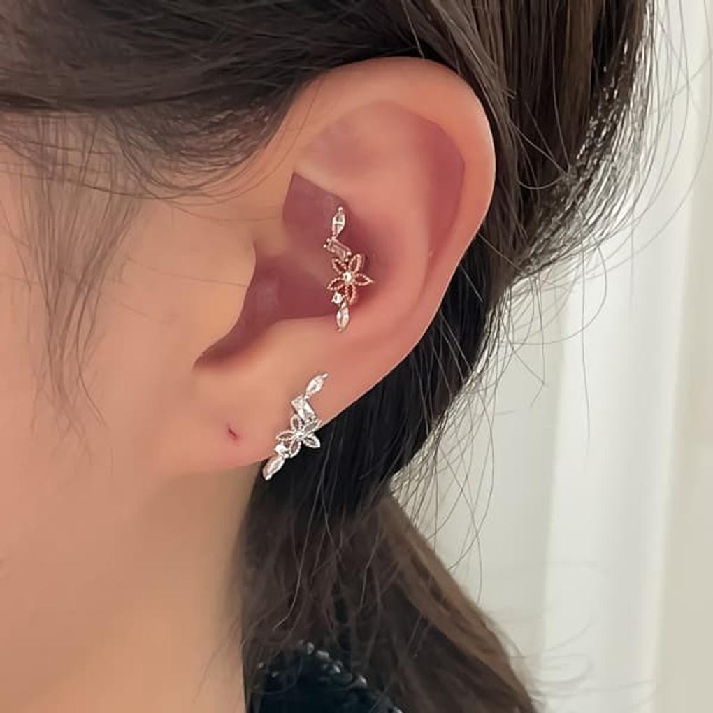 Women's Line Flower Stick Piercing Inner Conch Earrings