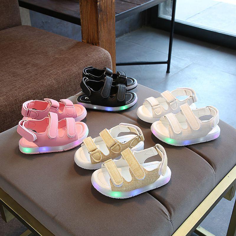 Adorable Children Casual Flashing Light Sandals With Soft Bottom And Timeless Design