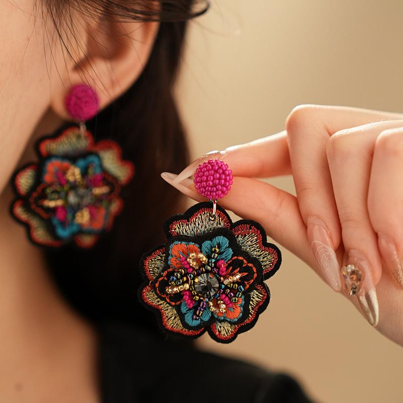 Colorful Rice Beads Embroidered Flower Earrings for Women Unique Design Drop Earring Retro Delicate Luxury Designer Jewelry