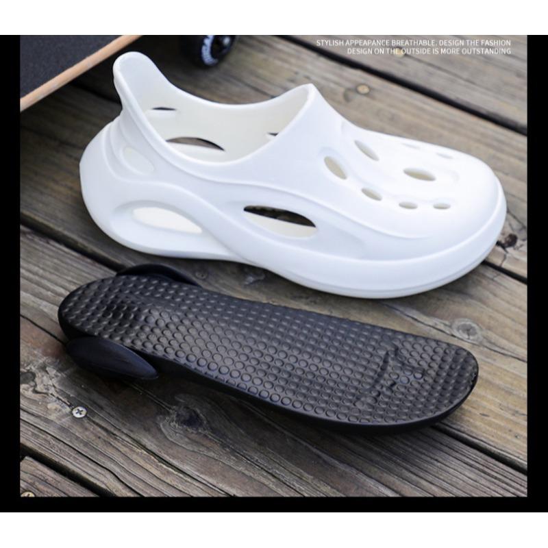 Men's Outdoor Slippers Are Lightweight and Durable Beach Shoes for Couples. Men's Sandals Are Suitable for Wearing Outside Slippers