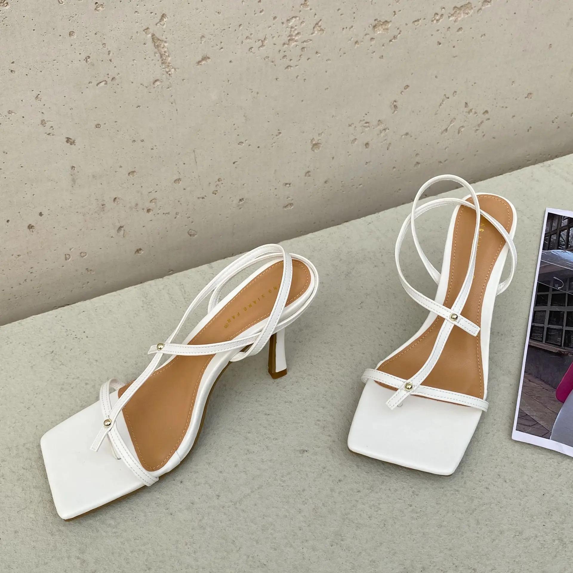 

Новые брендовые сандалии-гладиаторы на тонком высоком каблуке, туфли-лодочки с узким ремешком и квадратной головкой, с застежкой-липучкойkf65 35 белый