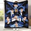 Modische B-BTS Kpop Flanelldecke, Ultraweiche Warme Plüschdecke für Zuhause Schlafzimmer Bett Sofa Abdeckung Büro Camping Picknick Geschenk