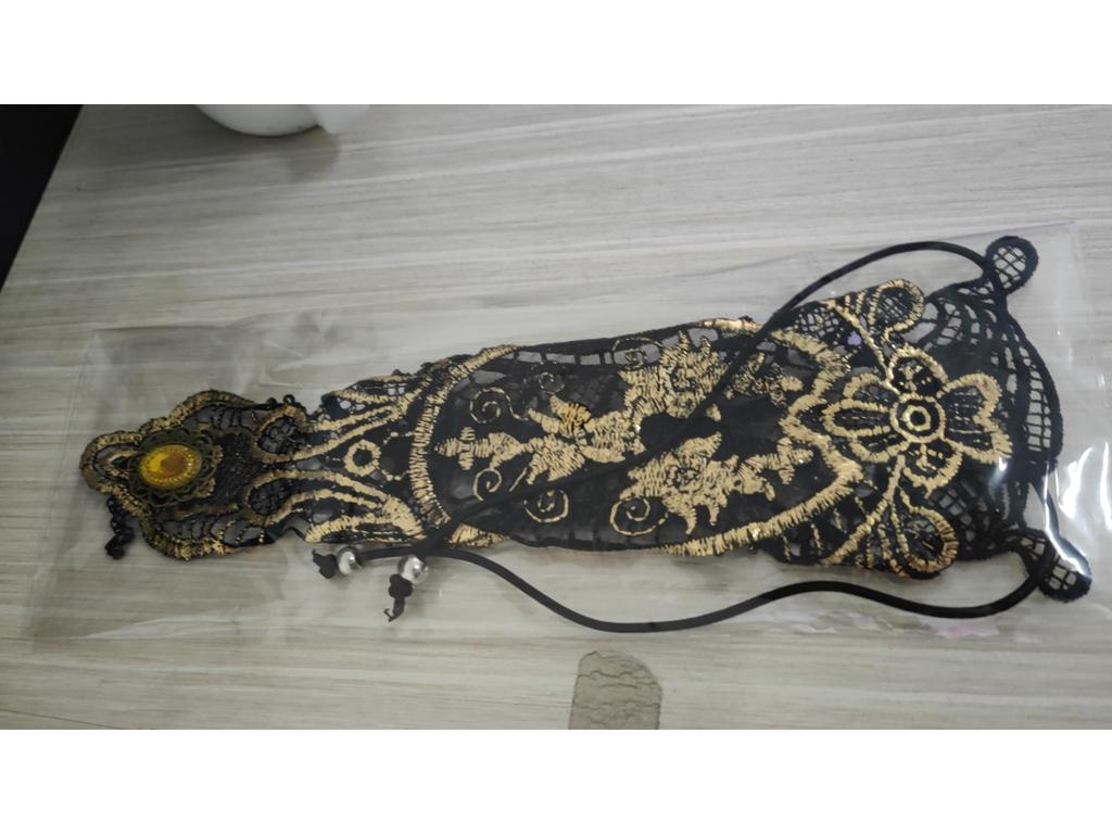 Vintage Gold Lace Bracelet with Hollow Design for Women - Elegant Evening Accessory