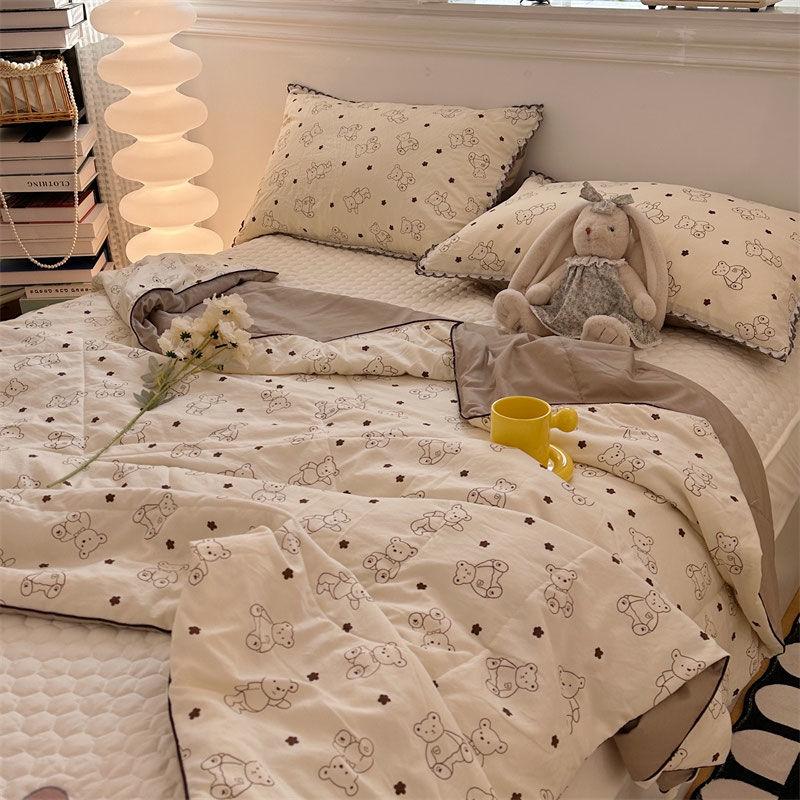 Floral Print Quilt Soft Skin-Friendly Breathable Summer Comforter With Ultrasonic Embossing Summer Machine Washable Bedspread