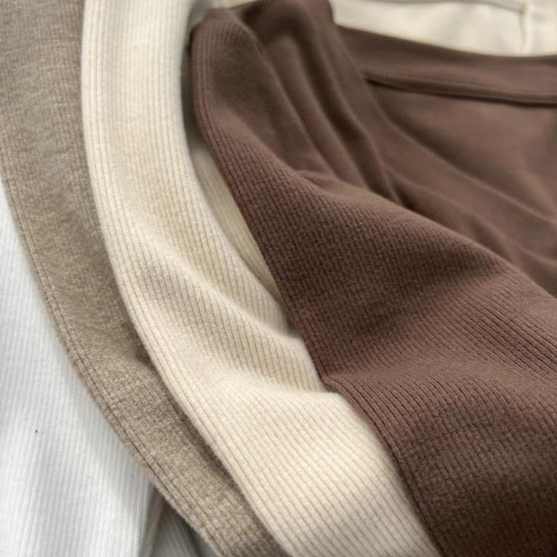 Pulover scurt moale și pufos, cu blană periată de toamnă și iarnă, cu temperament simplu, cu decolteu în V, cu mâneci lungi, cămașă slim și slăbită pentru femei