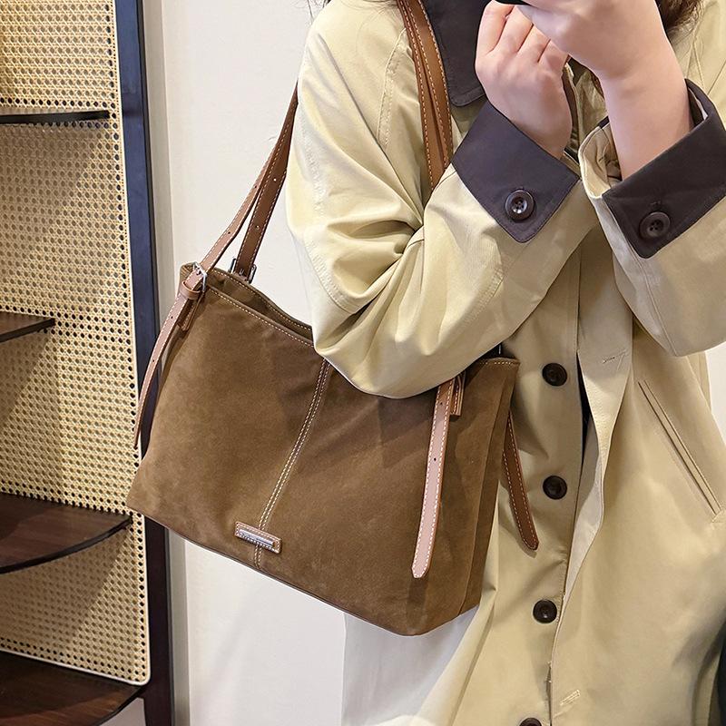 2025 Drive New Retro Matte Flip Splicing Simple Ins Fashion Shoulder Underarm Bag Women's Bag