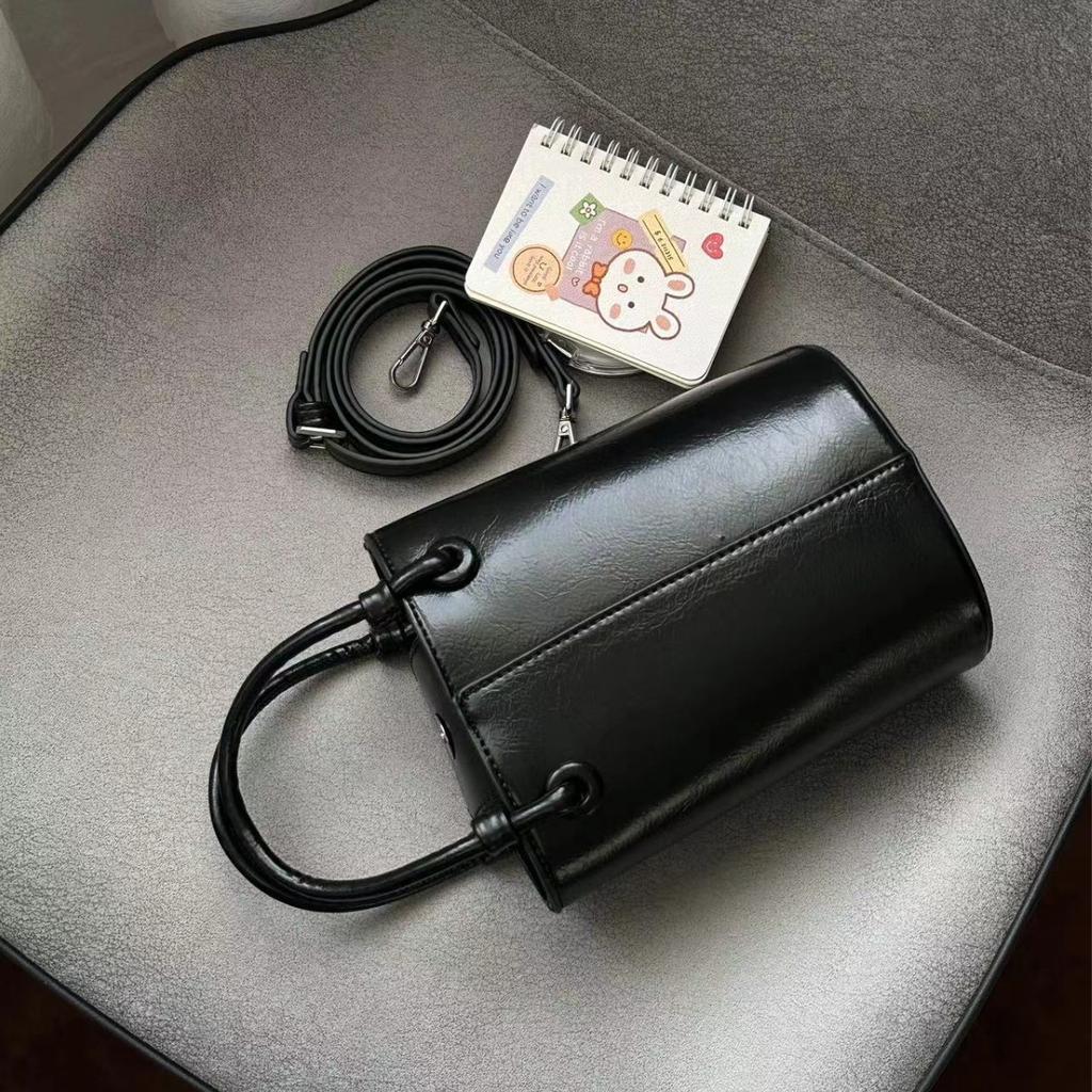 Fashionable Bucket Bag for Women's Popular High-end Simple Handbag Autumn and Winter New Black Versatile Cross-span Bag