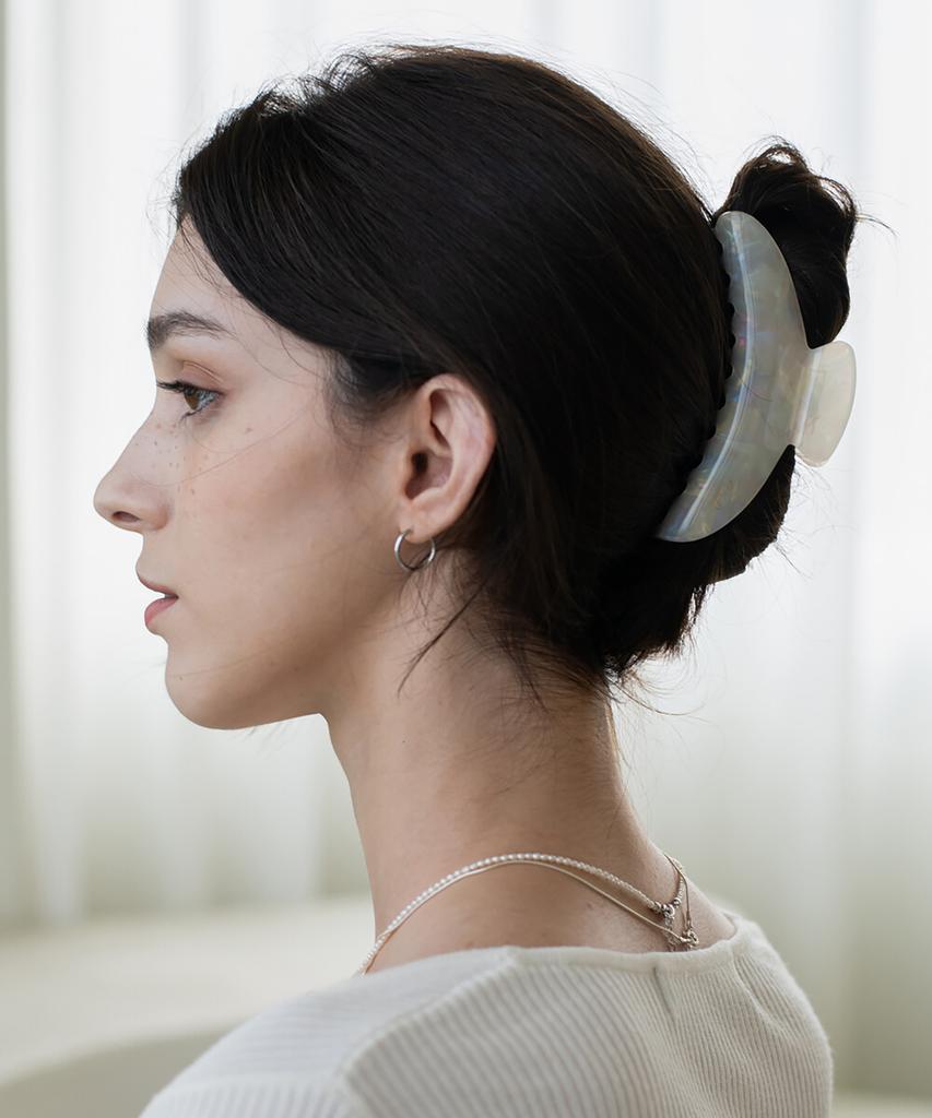 S'Secondo Crescent Hair Claw Clip_Moonlit White