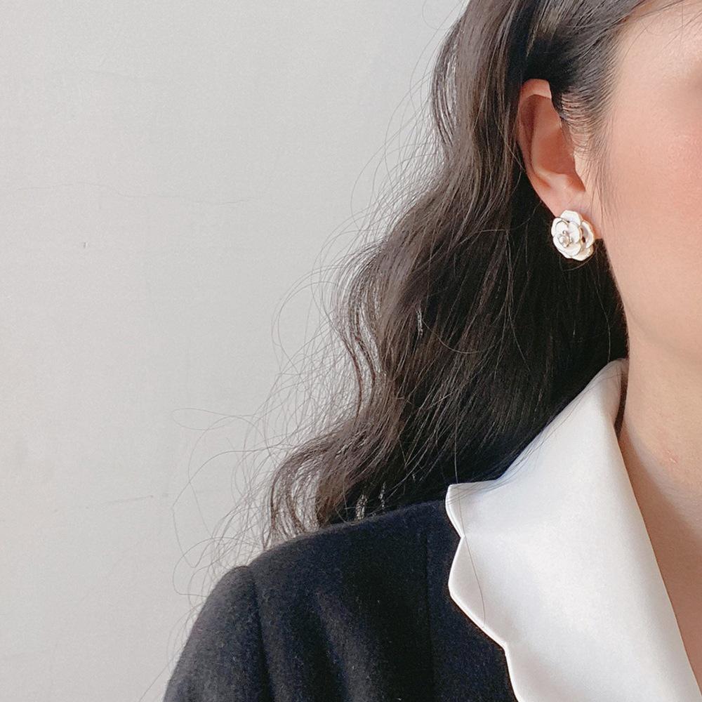 Black Camellia S925 Sterling Silver Pearl Earrings - Elegant, Versatile, High-End Fashion Accessories