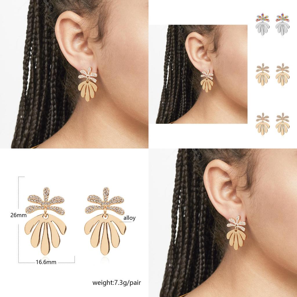 Fashionable Women's Leaf Earrings Alloy Plated Design Ideal For Gift Giving