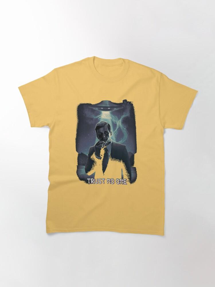 The Man from U.N.C.L.E. Trust no one - Cigarette Smoking Man Classic T-Shirt