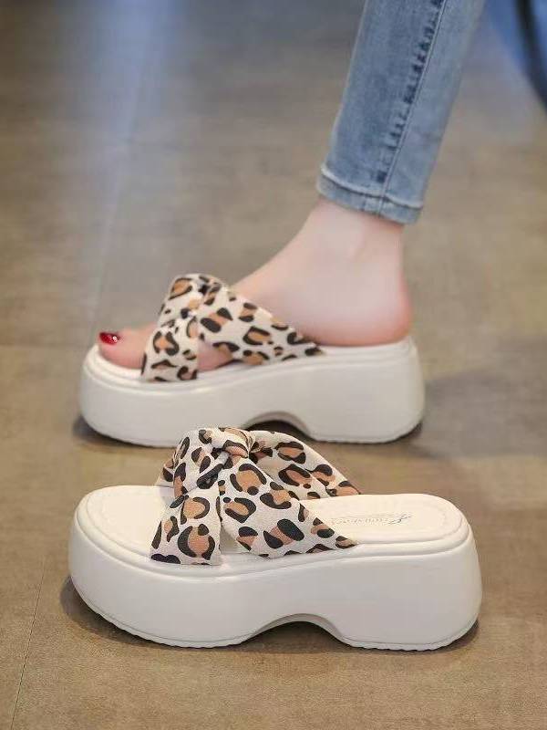 Fashion Female Shoes Womens Slippers Outdoor Slides Platform 2025 Shoes Woman 2025 House Slippers Platform Pantofle New