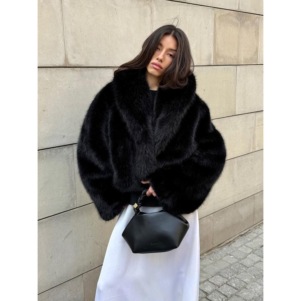 Women's Notched Collar Long Sleeve Cropped Faux Fur Jacket Loose Fit Elegant Style Fox Fur Coat