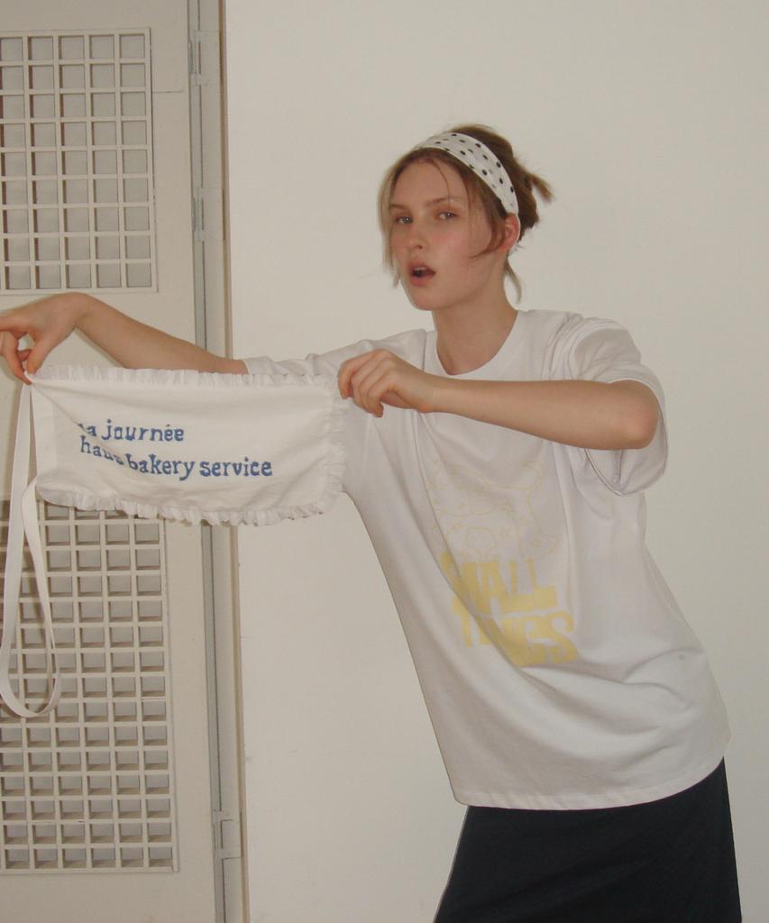 MA JOURNEE Small Things Graphic T-Shirt_White