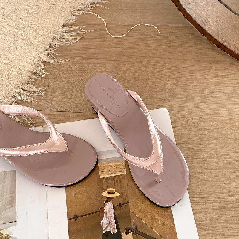

Internet celebrity thick-soled flip-flops women s 2025 new summer wear wedge heel small height increase non-slip cool slippers 40 фиолетовый
