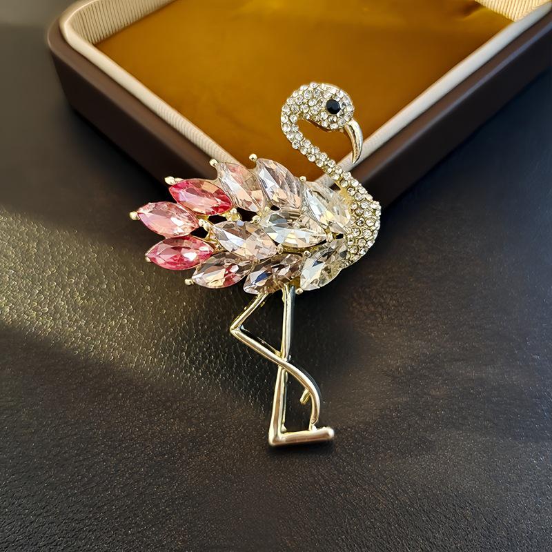 

Элегантная брошь-животное со стразами: Дизайн цветов высокого класса для женских пальто и аксессуаров