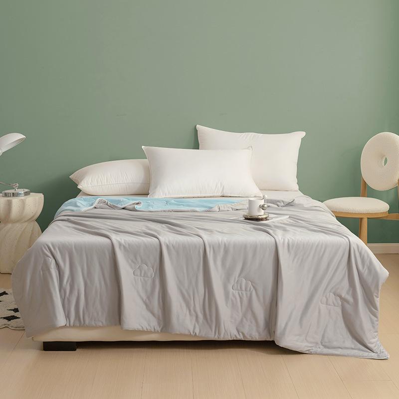 High Quality Cooling Blankets Smooth Air Condition Comforter Lightweight Summer Quilt with Double Side Cold & Cooling Fabric
