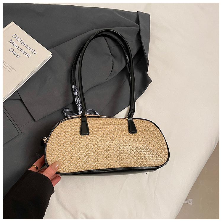

Fashion trend simple foreign style retro personality baguette bag women s high-end texture versatile niche design shoulder bag чёрный