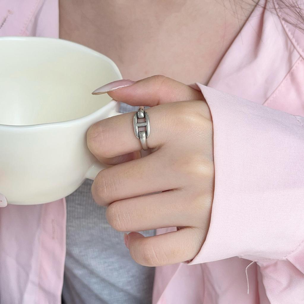 Retro Geometric Pig Nose Ring: Stylish Open Luxury, Korean Fashion Finger Ring for Women
