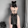 Egyptská kočičí žena se zlatým řetízkem zdobené sexy šaty hluboké V bez poprsí sexy erotické spodní prádlo s odhalenými zády