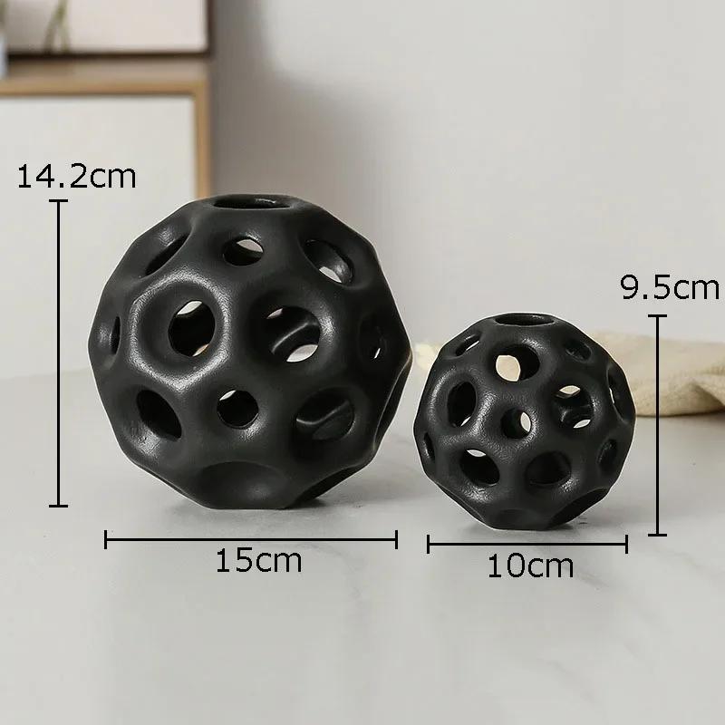 

Creative Spherical Hollow Statue Creative Ornaments Desk Decoration Ceramic Hollow Ball Sculpture Artwork Room Aesthetic Decor