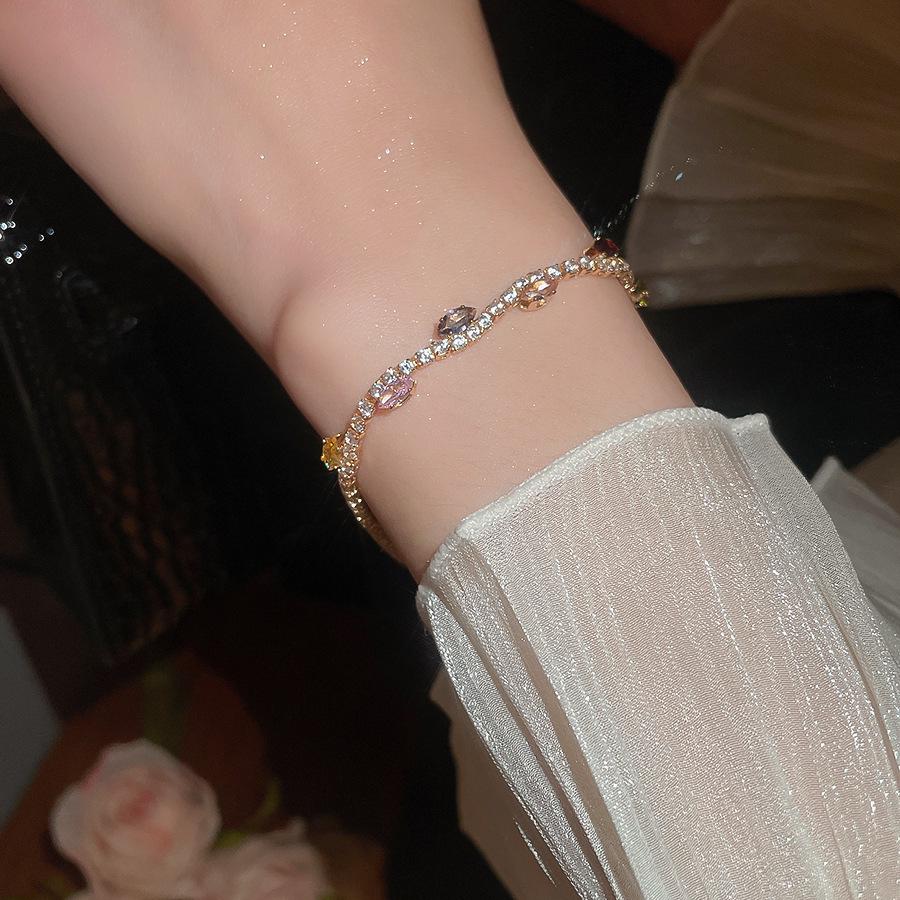 Zircon Flower Geometric Open Bangle: Elegant Retro Bracelet for Women